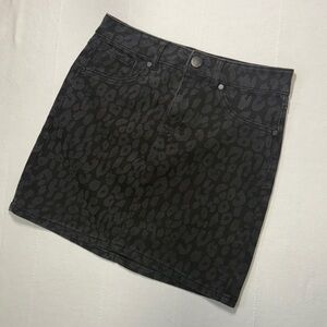 1822 Denim Black Leopard Print Denim Mini Skirt